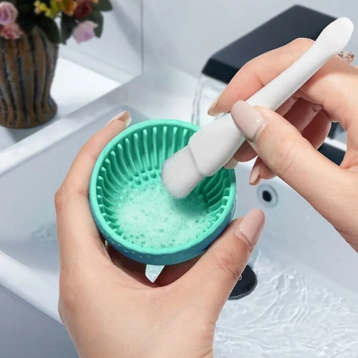 This <a Style="Display:inline;" Href="Https://Www.amazon.com/Generic-Silicone-Scrubber-Portable-Cosmetic/Dp/B0dj5th4lg?_encoding=utf8&s=bazaar&pd_rd_w=9qzrg&pd_rd_wg=ceel9&pd_rd_r=1f9ea5e9-F51f-4fcc-8dc8-04b2047d02f9&content-ID=amzn1.sym.0fb98822-9eba-48d0-8c51-725d6fe4b037&pos=title&th=1&linkcode=ll1&tag=bpgrape-20&linkid=159ccc2b04382d5536d4c449fa53821c&language=en_us&ref_=as_li_ss_tl" Target="_blank"><span Style="Font: Inherit; Color: #d74b1e;"> Silicone Makeup Brush Cleaner</Span> Makes Washing Your Brushes Feel Less Like A Chore And More Like A Spa Day For Your Tools