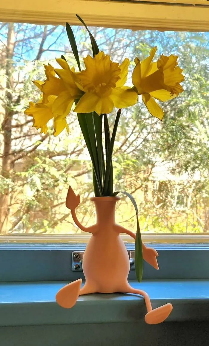 A <a Style="Display:inline;" Href="Https://Www.amazon.com/Peleg-Design-Florino-Friendly-Flowers/Dp/B01n5gt63i?ie=utf8&th=1&linkcode=ll1&tag=bpcow-20&linkid=ab4ec11b0275707a749f8a420ae1478f&language=en_us&ref_=as_li_ss_tl" Target="_blank"><span Style="Font:inherit;color:#d74b1f;"> Florino Vase</Span> Lets Mom Display Her Bouquet With A Touch Of Modern Art 