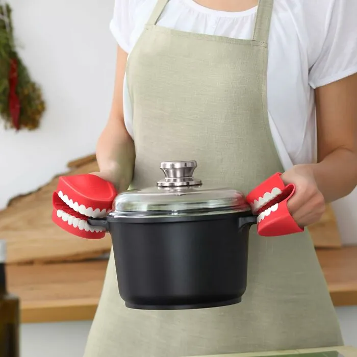 The Most Ingenious Way To Repurpose Grandma's False Teeth, The <a Style="Display:inline;" Href="Https://Www.amazon.com/Genuine-Fred-Chattering-Resistant-Accessory/Dp/B0cvfhq4qw?crid=1s1pl51srqh24&dib=eyj2ijoimsj9.6xysrlcrad9y-Zwrpp2n2ooxbpsbwrphpxv4lkxgngjvklysj3ey0x_xpx4gldqawmuwcomrapmw8syk2chy5b3s2ticlcoamvpoctbyyebsj3bf9h6mkkpaybbpio6lhngv4mvd6clity_0sp2hd1uz4lcdpvmfelbqdfsng9aqssuose9kxbkkujbyf8r6xq0n3_nptr52djkfwz6dwjyvk8ausufsih5selatdd6srofiscqbjemv9sotqugtfekuz_huofwu__9fbr1mggjby1v-Uo-Ot2exz9aiwswvtq8got-V5zzbtmacw_ogql8lq_mcaywtkrmw40cqkqz30l-Yo-Y-Hulkfsgybiw0xv8rmpxpnltyi0c3wl_uezakkp2qn88xiebrejtnmr0cuh3aoeurun6hvi9owh35qpexxg5vwxamnypbfqfl.mq0thmcuwx_gel8ceh0cok0bagkmti_vdxvtpxrcoik&dib_tag=se&keywords=weird+kitchen+finds&qid=1743505738&sprefix=weird+kitchen+finds%2caps%2c318&sr=8-10&linkcode=ll1&tag=bpseal-20&linkid=1edda15300080b528a0b36e75f9f3574&language=en_us&ref_=as_li_ss_tl" Target="_blank"><span Style="Font: Inherit; Color: #d74b1f;"> Silicone Denture Pot Holders </Span> Are A Hilarious And Practical Solution For Transporting Hot Dishes 