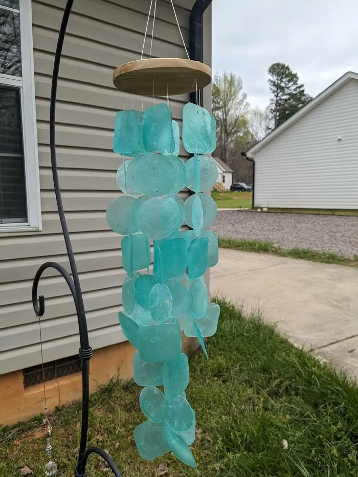 Give Your Boring Balcony Or Quiet Window Some Much-Needed Sparkle And Gentle Tinkling Sounds With <a Style="Display:inline;" Href="Https://Www.amazon.com/Solange-Frances-Outdoors-Windchime-Turquoise/Dp/B08cwtpsvg?ie=utf8&th=1&linkcode=ll1&tag=bpbeaver-20&linkid=b7fd5262cf789d0ea46e97908feb7481&language=en_us&ref_=as_li_ss_tl" Target="_blank"><span Style="Font: Inherit; Color: #d74b1f;"> Sea Glass Wind Chimes </Span>