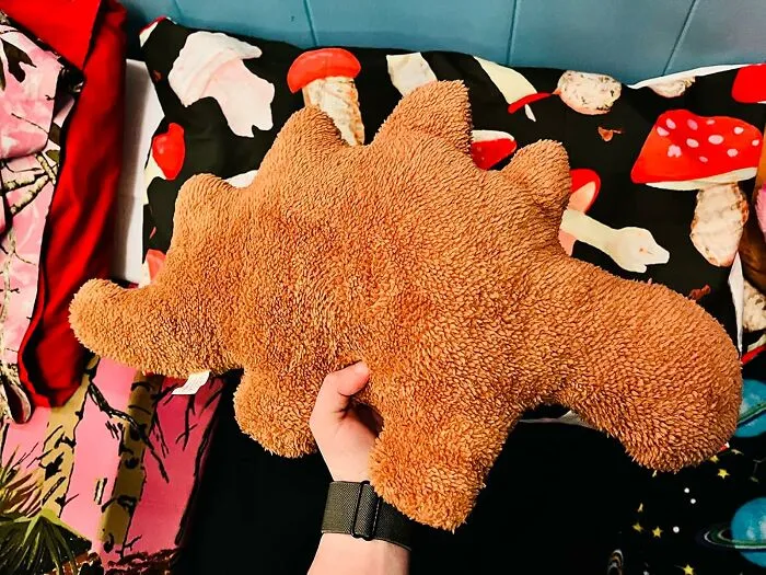 Snuggle Up With The Tastiest Prehistoric Pal Imaginable With This Ridiculously Cute <a Style="Display:inline;" Href="Https://Www.amazon.com/Nxchizs-Fans-Funny-Dinosaur-Stuffed-Birthday/Dp/B0byvm2n5t?ie=utf8&th=1&linkcode=ll1&tag=bpapple-20&linkid=05f648247741ba3fe16b4ada62f90907&language=en_us&ref_=as_li_ss_tl" Target="_blank"><span Style="Font:inherit;color:#d74b1f;"> Dino Nugget Pillow</Span> – Guaranteed To Spark Joy And Maybe A Craving For Chicken Nuggets