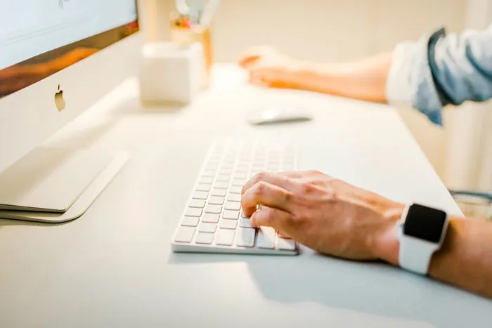 30 Unethical Work Hacks That Absolutely No One Should Ever Try