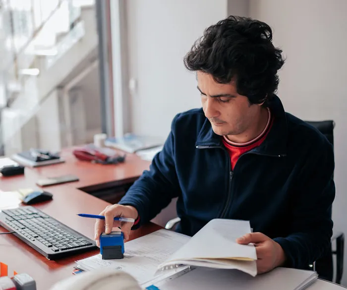 30 Unethical Work Hacks That Absolutely No One Should Ever Try