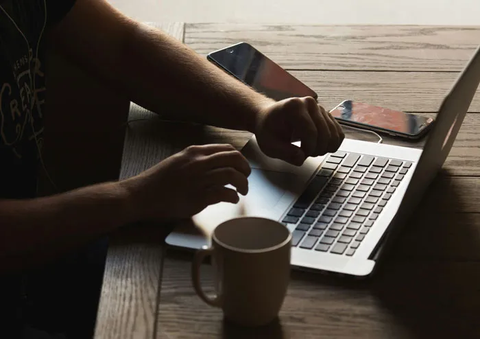 30 Unethical Work Hacks That Absolutely No One Should Ever Try