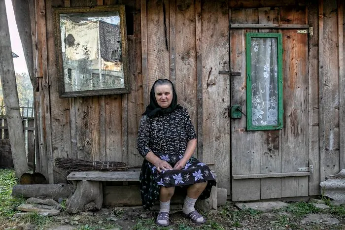 23 Powerful Images Of The World’s Invisible Women, By Michele Zousmer