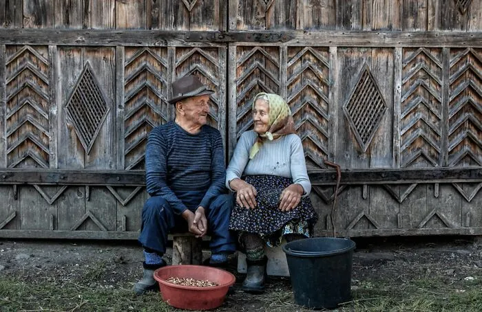 23 Powerful Images Of The World’s Invisible Women, By Michele Zousmer