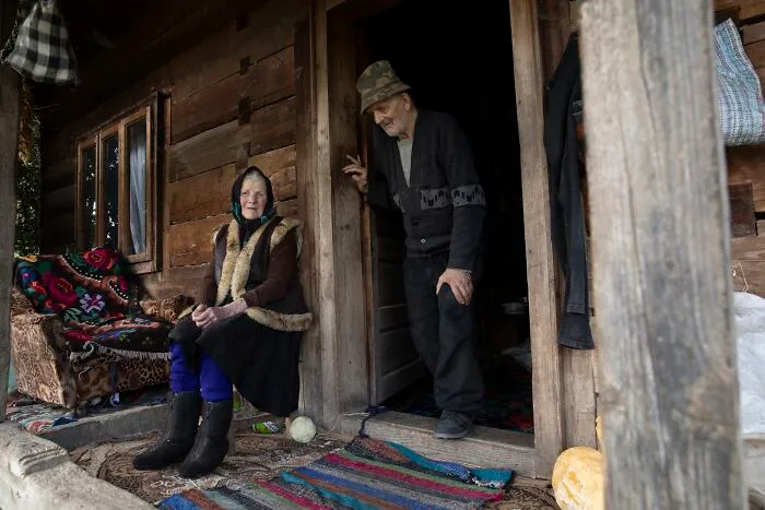 23 Powerful Images Of The World’s Invisible Women, By Michele Zousmer