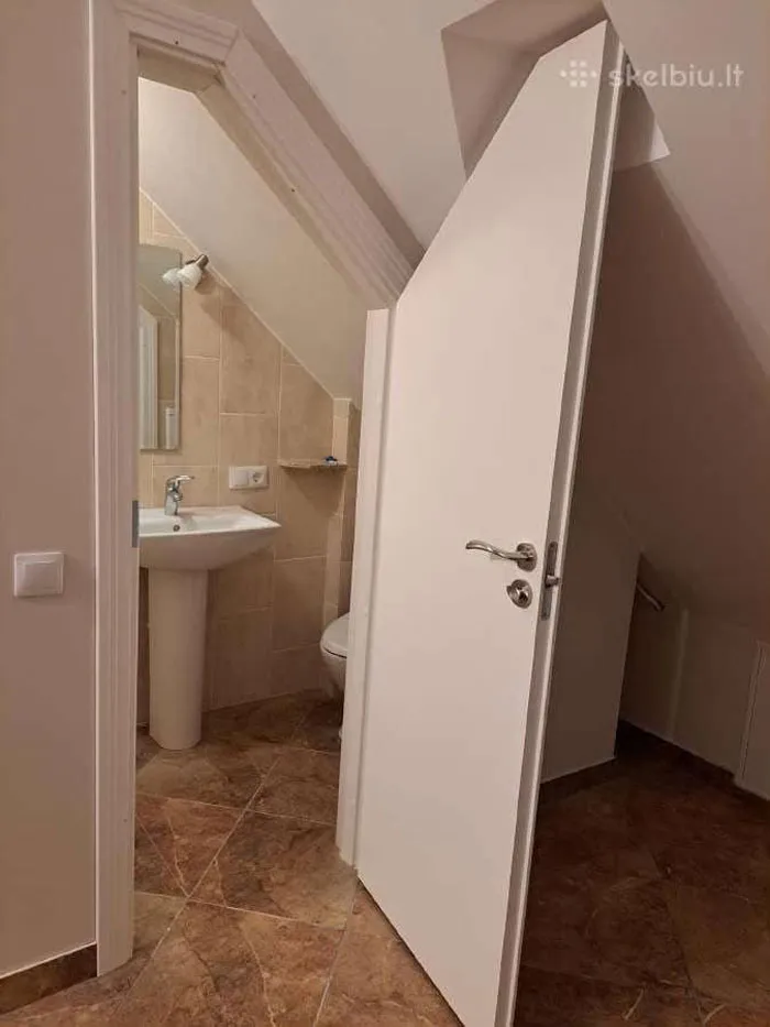 This Facebook Page Shares Cringe-Worthy Real Estate Listings That Somehow Made It To Market (New Pics)