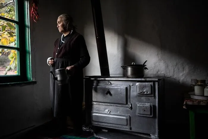 23 Powerful Images Of The World’s Invisible Women, By Michele Zousmer