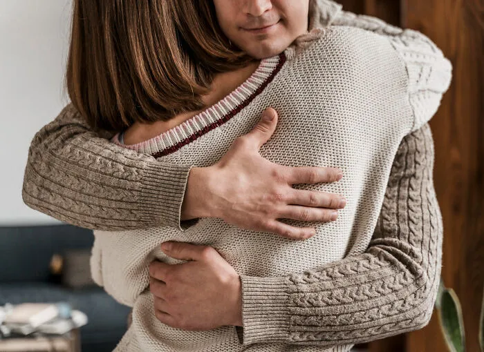 Men Open Up About 34 Things No One Told Them About Women Until They Started Dating One