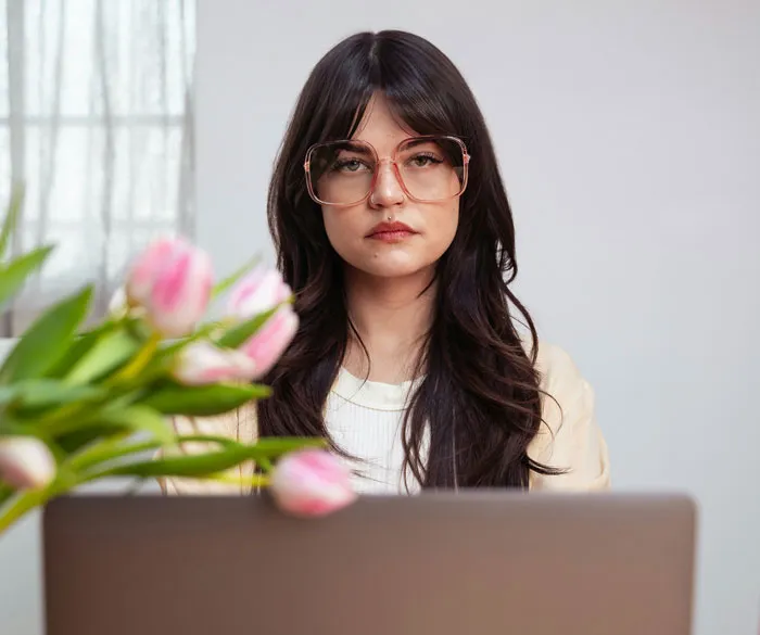 30 Unethical Work Hacks That Absolutely No One Should Ever Try