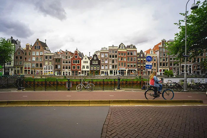 50 Weird European Habits That Americans Can’t Get Over