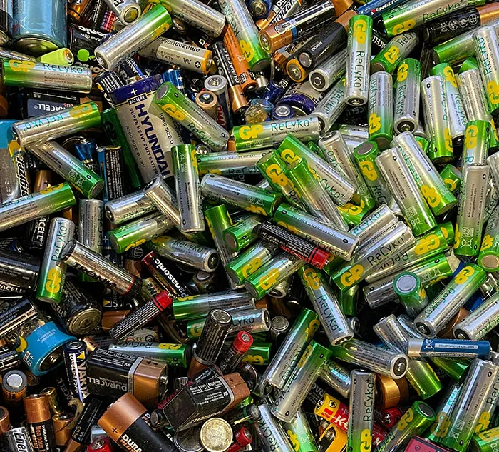 30 People Share Things That Are Not Worth It Or Even Dangerous To Buy Secondhand