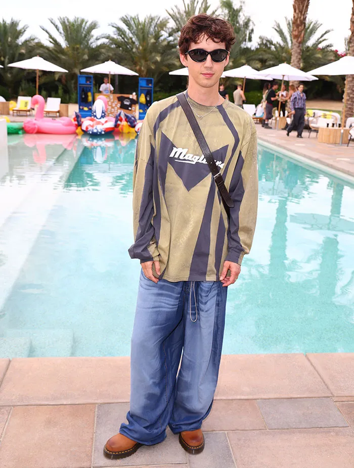 Troye Sivan’s boring fashion moment 