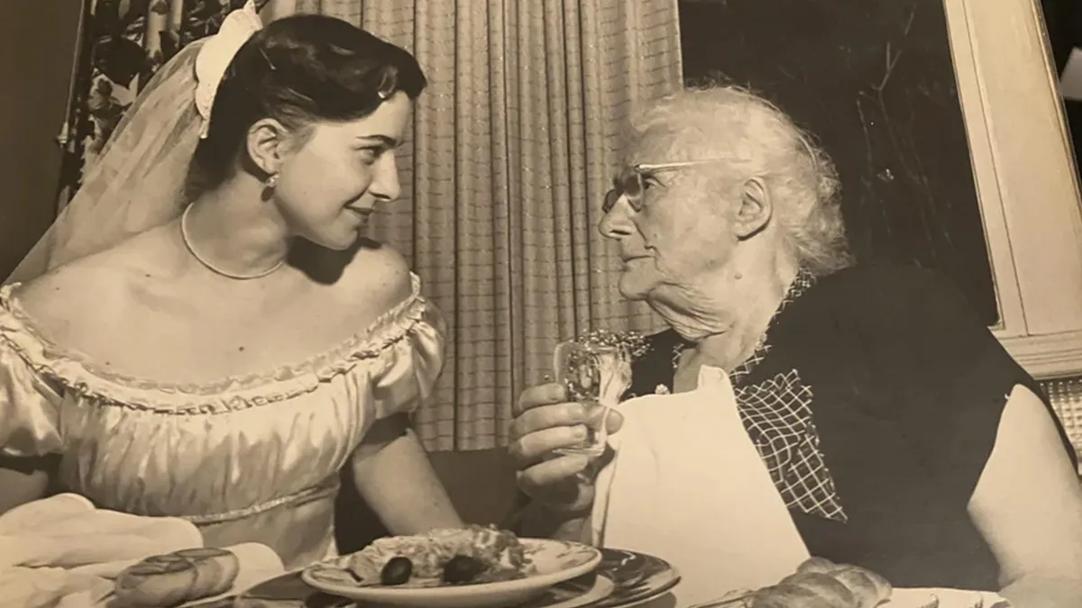 50 Snapshots From Decades Ago That Still Speak Louder Than Today’s Headlines (New Pics)