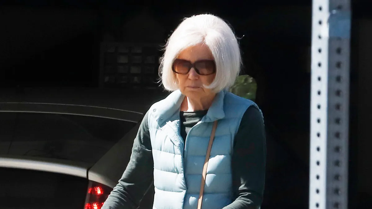 ‘80s Star Notorious For Avoiding Paparazzi Spotted Out And About In LA, Barely Recognizable
