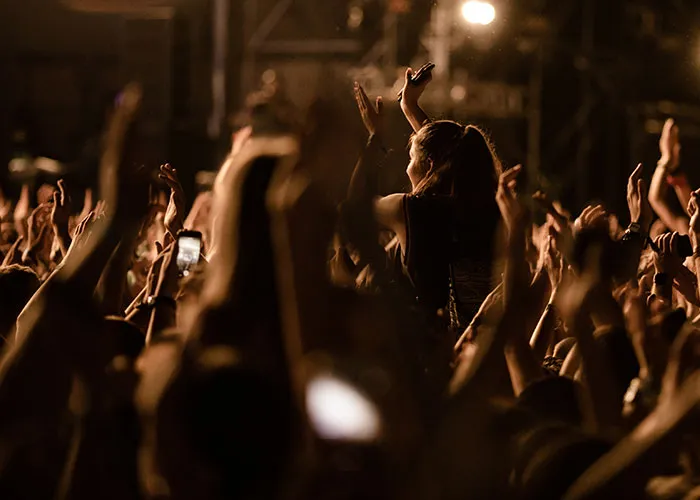 50 Of The Wildest “We Need To Leave Right Now” Experiences