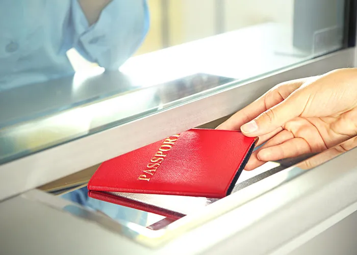 50 Of The Wildest “We Need To Leave Right Now” Experiences