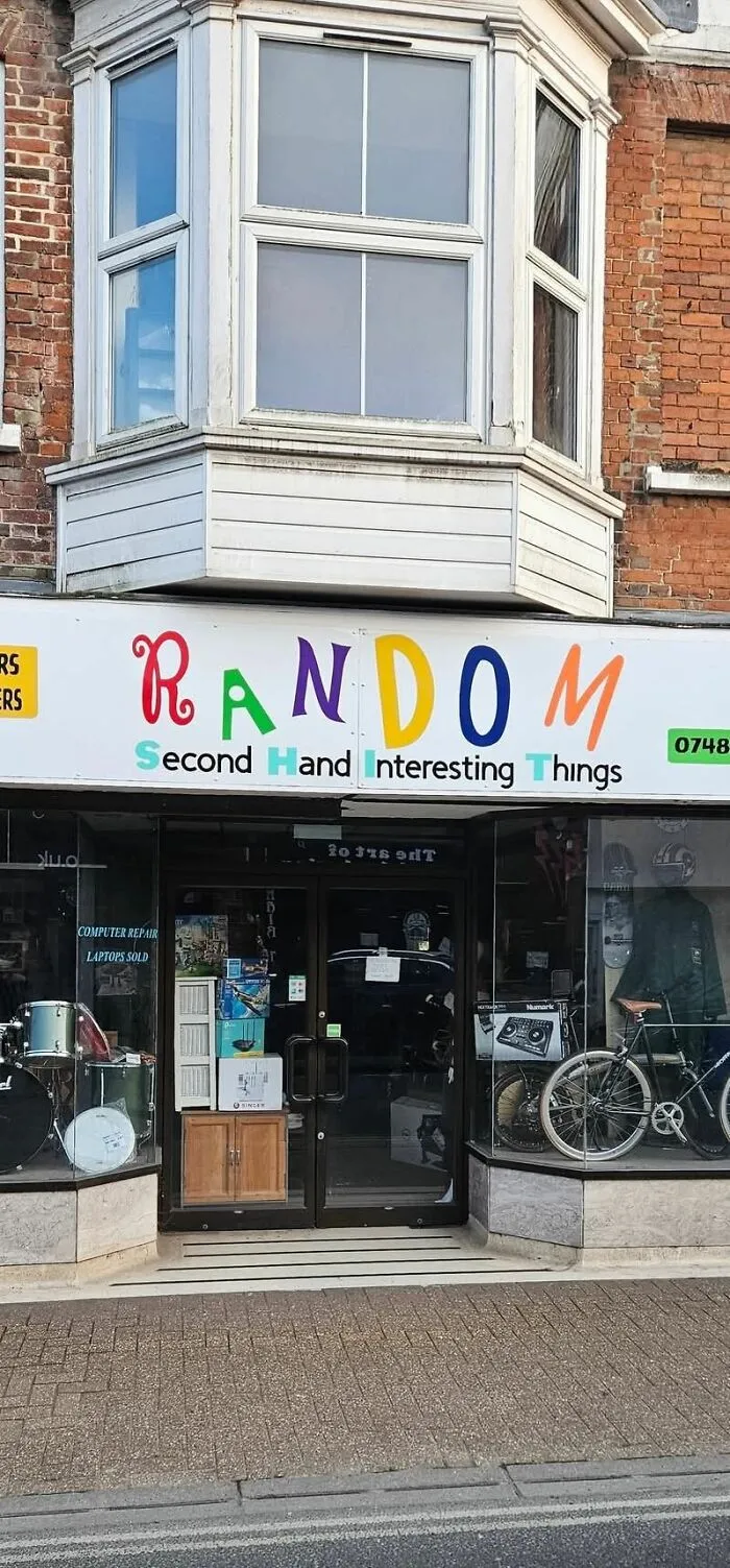 Great Name For A Second Hand Shop. 🤣 Newport, Isle Of Wight