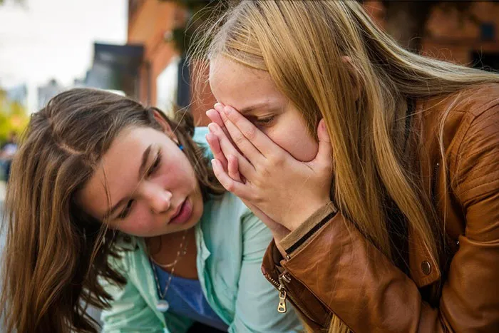 40 Brutal Stories Of Friendships That Ended In The Most Unhinged Ways