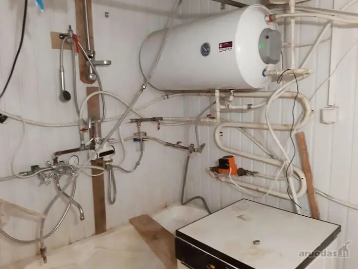 This Facebook Page Shares Cringe-Worthy Real Estate Listings That Somehow Made It To Market (New Pics)