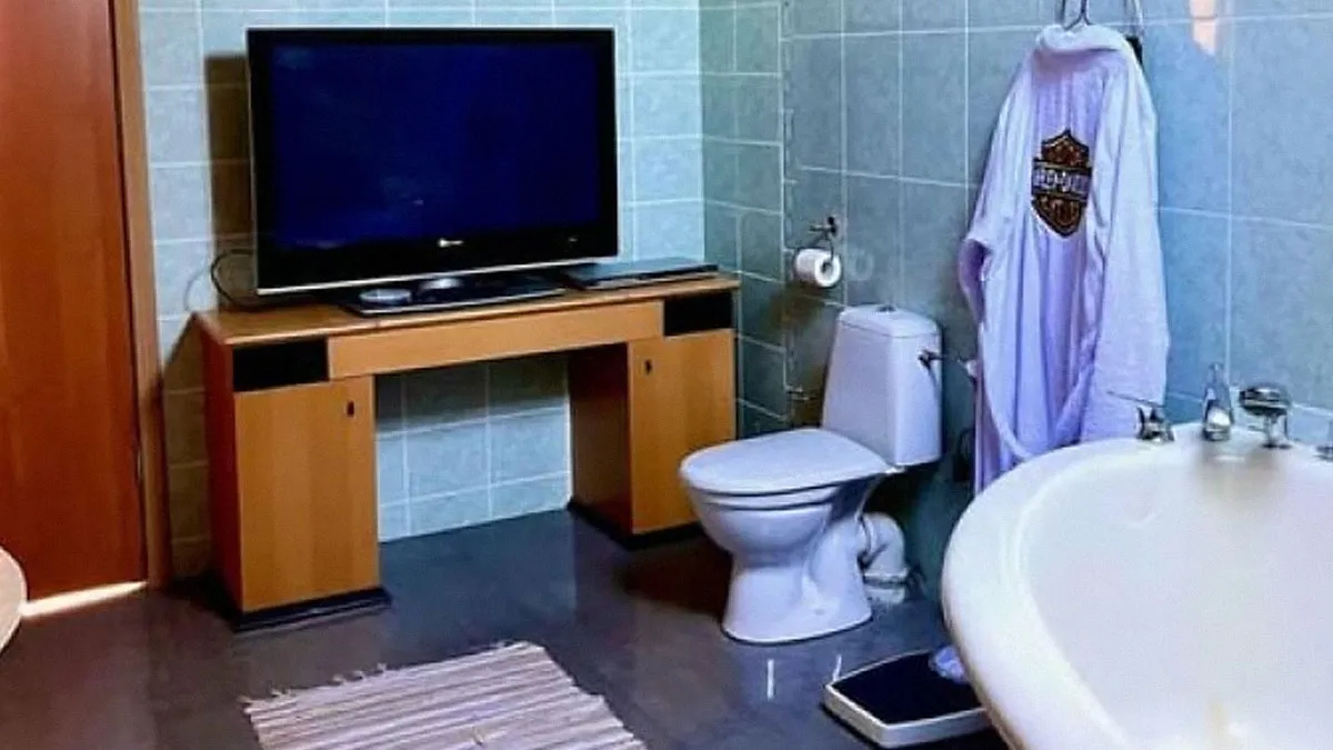This Facebook Page Shares Cringe-Worthy Real Estate Listings That Somehow Made It To Market (New Pics)