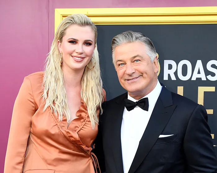 Alec Baldwin llamando "cerdita" a su hija