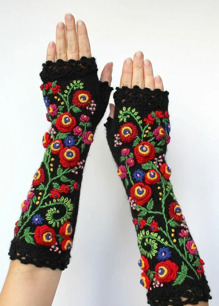 Embroidered Mittens By Natalija Brancevičienė