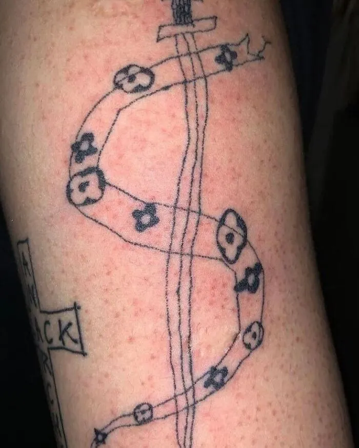33 Personas que no se dan cuenta de lo horribles que son sus tatuajes (nuevas imágenes)