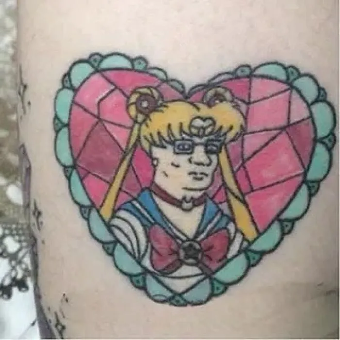 33 Personas que no se dan cuenta de lo horribles que son sus tatuajes (nuevas imágenes)