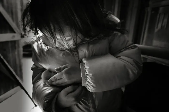 This Photographer Invites You To Take A Look Into The Lives Of A Few Families In Rural Maine (30 Pics)