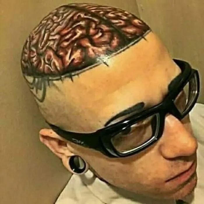 33 Personas que no se dan cuenta de lo horribles que son sus tatuajes (nuevas imágenes)
