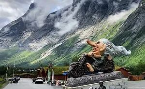 I Sculpt Huge Fantasy Trolls For The Outdoors, And Here Are 21 Of My Best Pieces