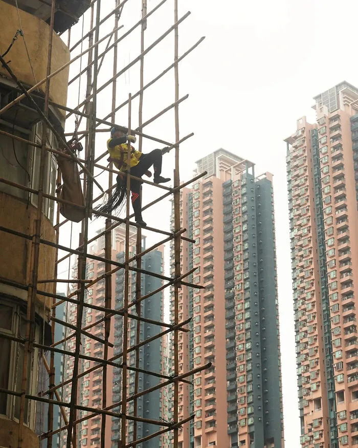 My Photos Showcase The Undeniable Skills Of This High-Risk Profession In Hong Kong (22 Pics)