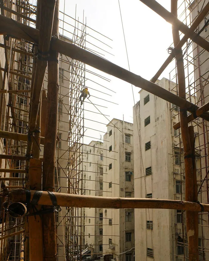 My Photos Showcase The Undeniable Skills Of This High-Risk Profession In Hong Kong (22 Pics)