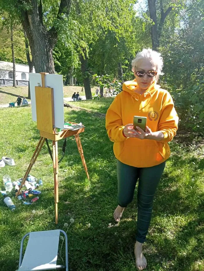 This Ukrainian Artist Captures The Essence Of Spring With Her Unique Painting Style Called “Linear Divisionism”