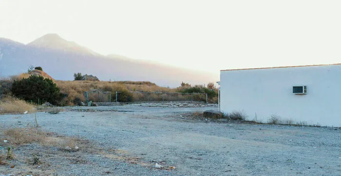 I Took 16 Photos On The Remains Of Route 66 To Capture Human Connection Through Abandoned Spaces