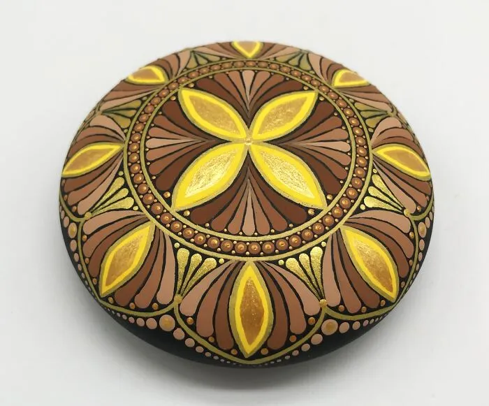 This Artist Transforms Ordinary Stones Into Hypnotic Mandala Masterpieces (50 Pics)
