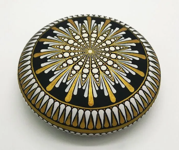 This Artist Transforms Ordinary Stones Into Hypnotic Mandala Masterpieces (50 Pics)