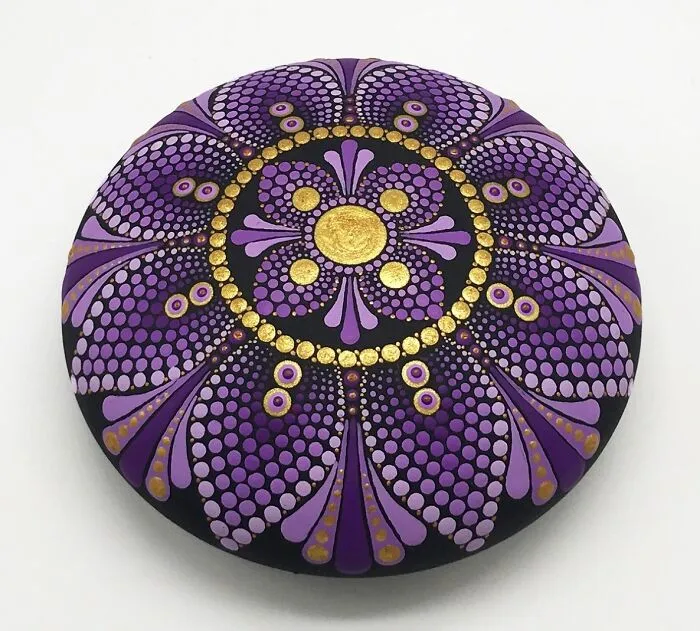 This Artist Transforms Ordinary Stones Into Hypnotic Mandala Masterpieces (50 Pics)