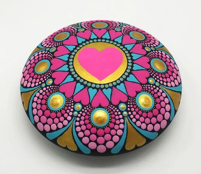 This Artist Transforms Ordinary Stones Into Hypnotic Mandala Masterpieces (50 Pics)