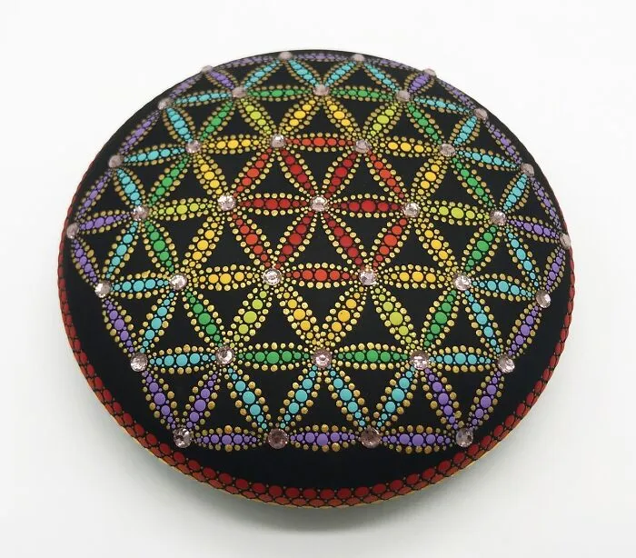 This Artist Transforms Ordinary Stones Into Hypnotic Mandala Masterpieces (50 Pics)