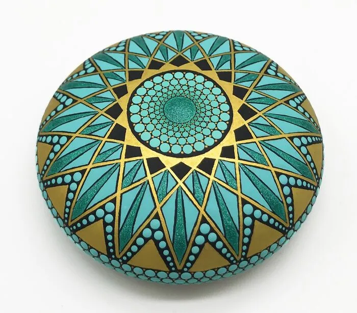This Artist Transforms Ordinary Stones Into Hypnotic Mandala Masterpieces (50 Pics)