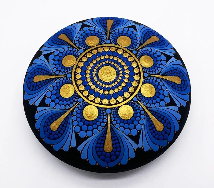 This Artist Transforms Ordinary Stones Into Hypnotic Mandala Masterpieces (50 Pics)