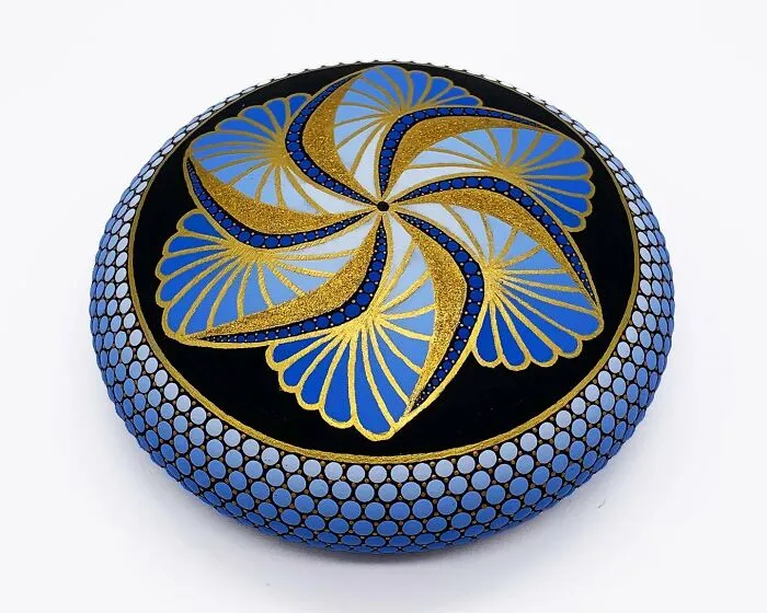 This Artist Transforms Ordinary Stones Into Hypnotic Mandala Masterpieces (50 Pics)