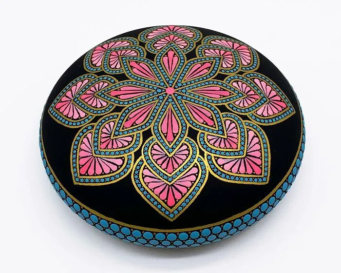 This Artist Transforms Ordinary Stones Into Hypnotic Mandala Masterpieces (50 Pics)