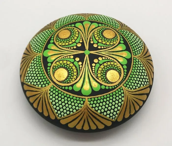 This Artist Transforms Ordinary Stones Into Hypnotic Mandala Masterpieces (50 Pics)