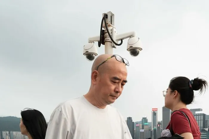 34 Lucky Coincidences Captured In The Streets By This Photographer (New Pics)