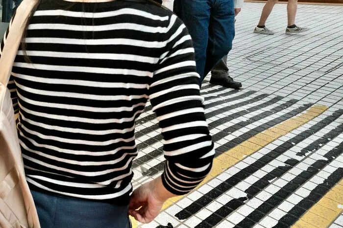 34 Lucky Coincidences Captured In The Streets By This Photographer (New Pics)