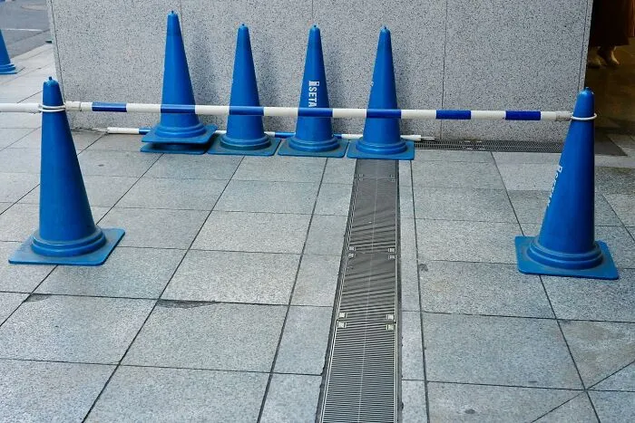 34 Lucky Coincidences Captured In The Streets By This Photographer (New Pics)